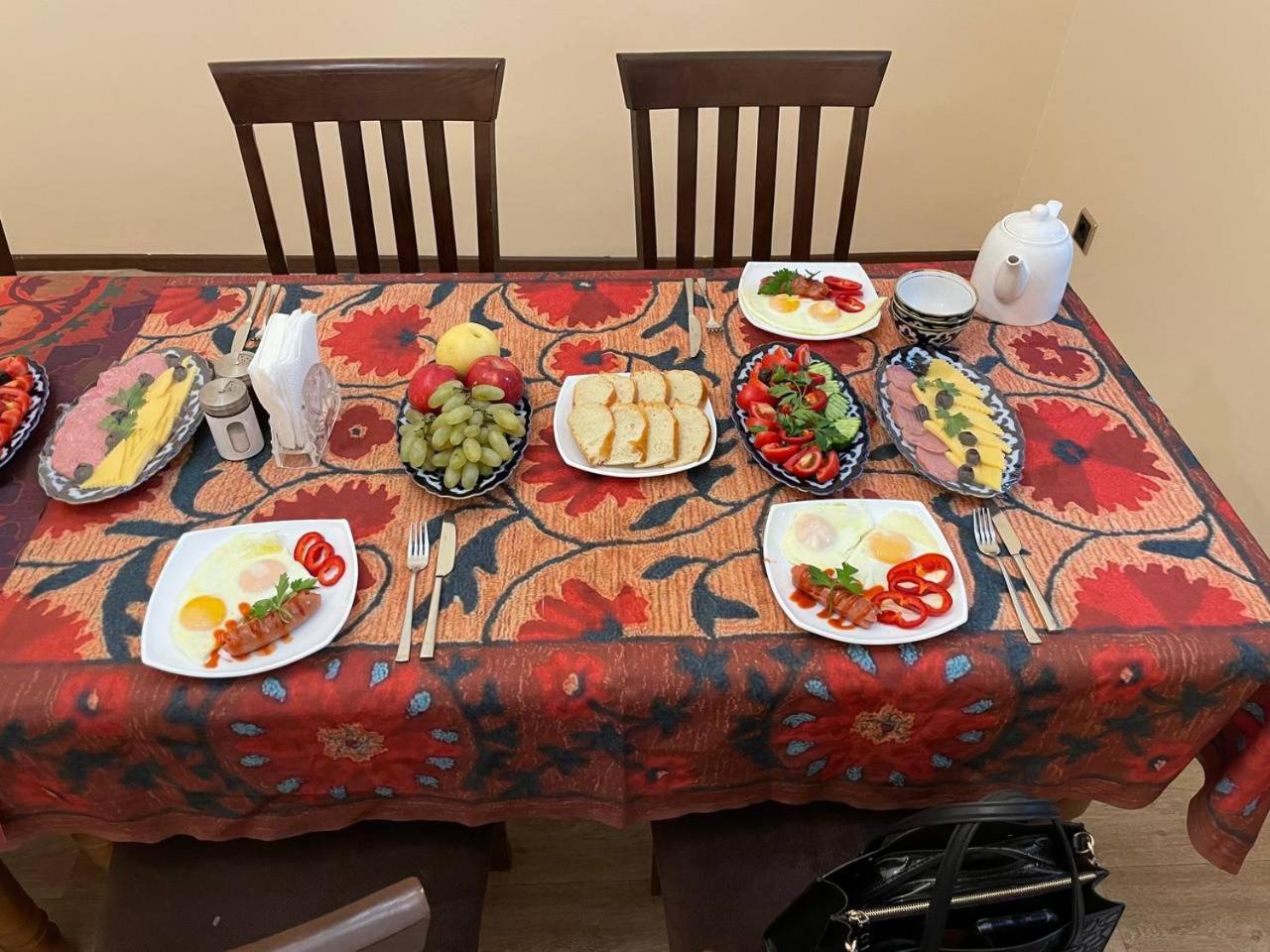 "S E A S O N S" Apartment Samarkand Luaran gambar
